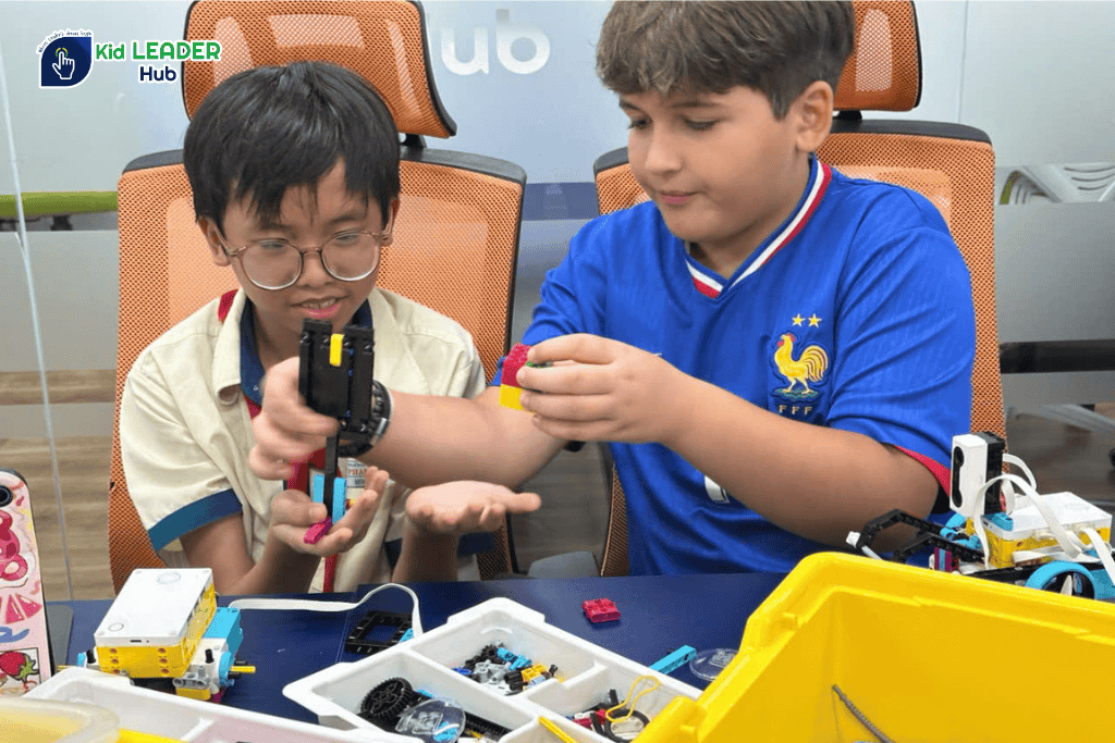 Kid Leader Hub trại hè tiếng Anh công nghệ