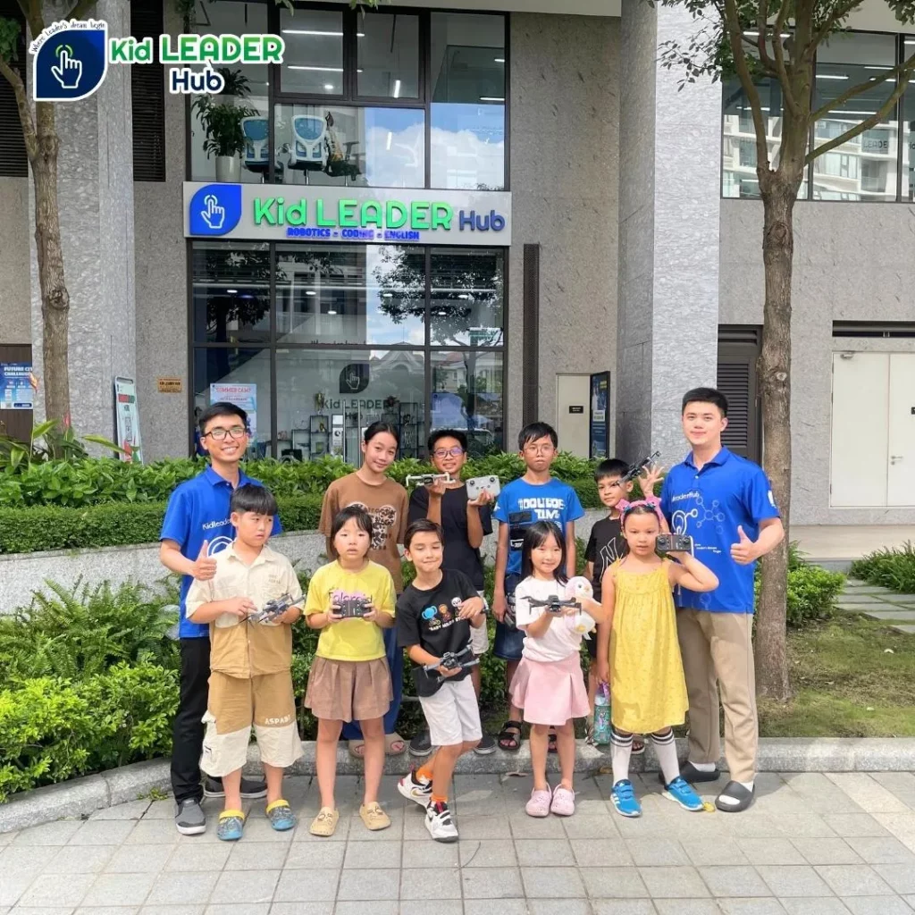 Lớp học science tại KLH TECH GUARDIANS 2025