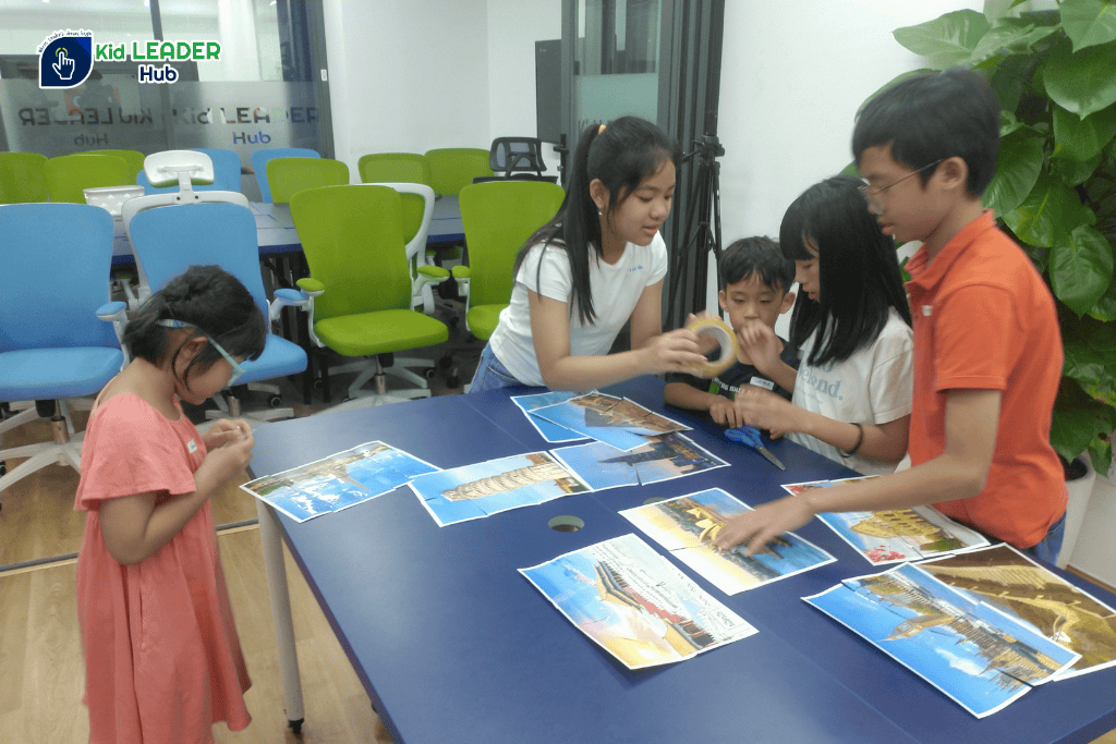 Hoạt động ghép hình địa danh nổi tiếng thế giới trong workshop tiếng Anh Kid Leader Hub