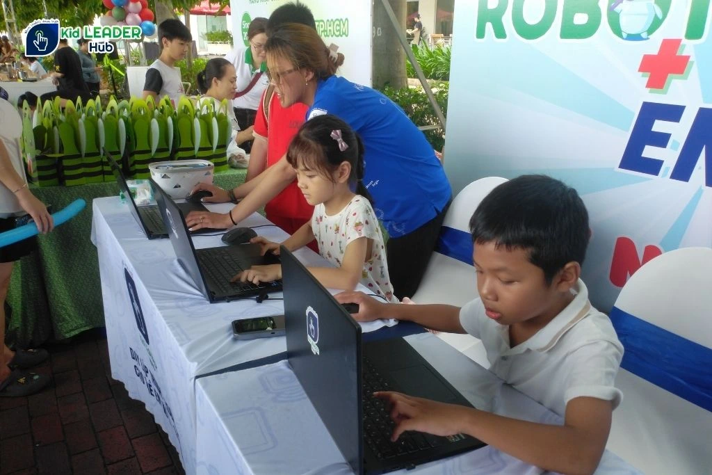 Ngày hội Phú Mỹ Hưng 2025 khu vực trải nghiệm coding