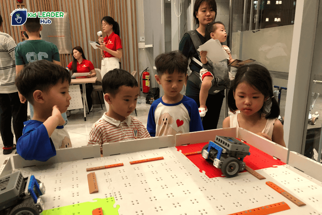 tư duy chiến thuật trong thi đấu robot VEX IQ