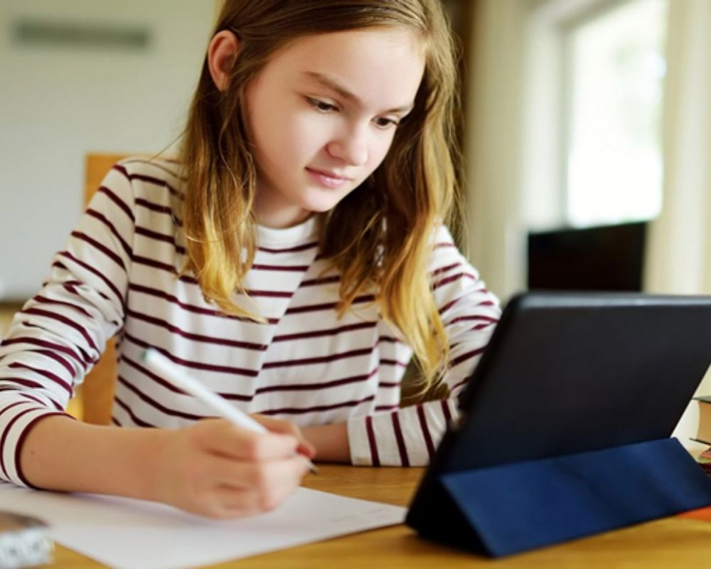 Những kỹ năng mà trẻ nhận được khi học tư duy máy tính.