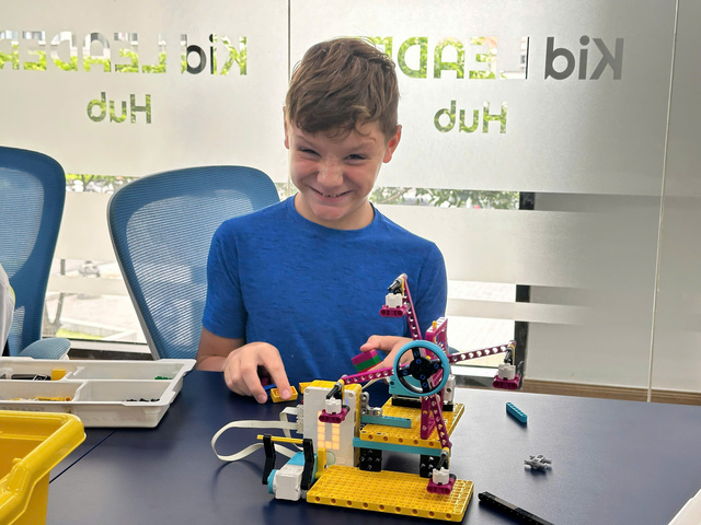 Lớp học 10–13 tuổi