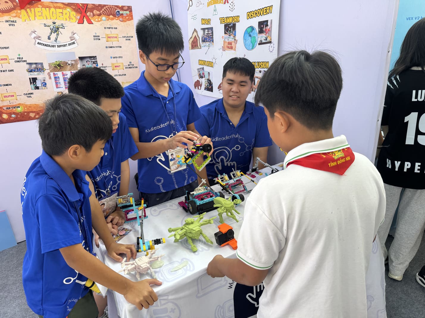 Đội tuyển ăn mừng chiến thắng
