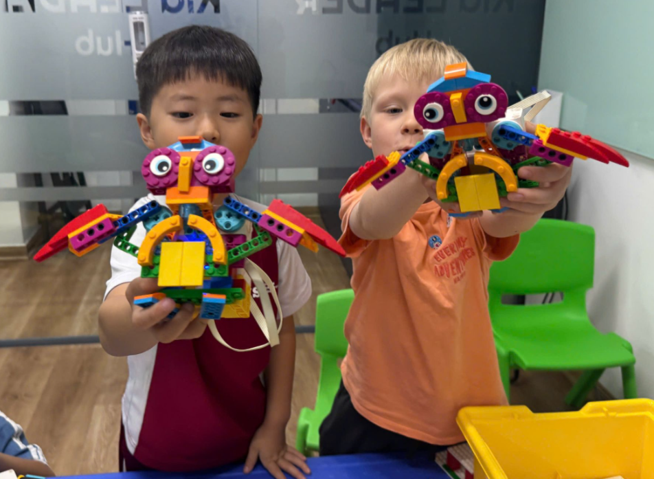Lớp Robotics cho trẻ em của Kid Leader Hub