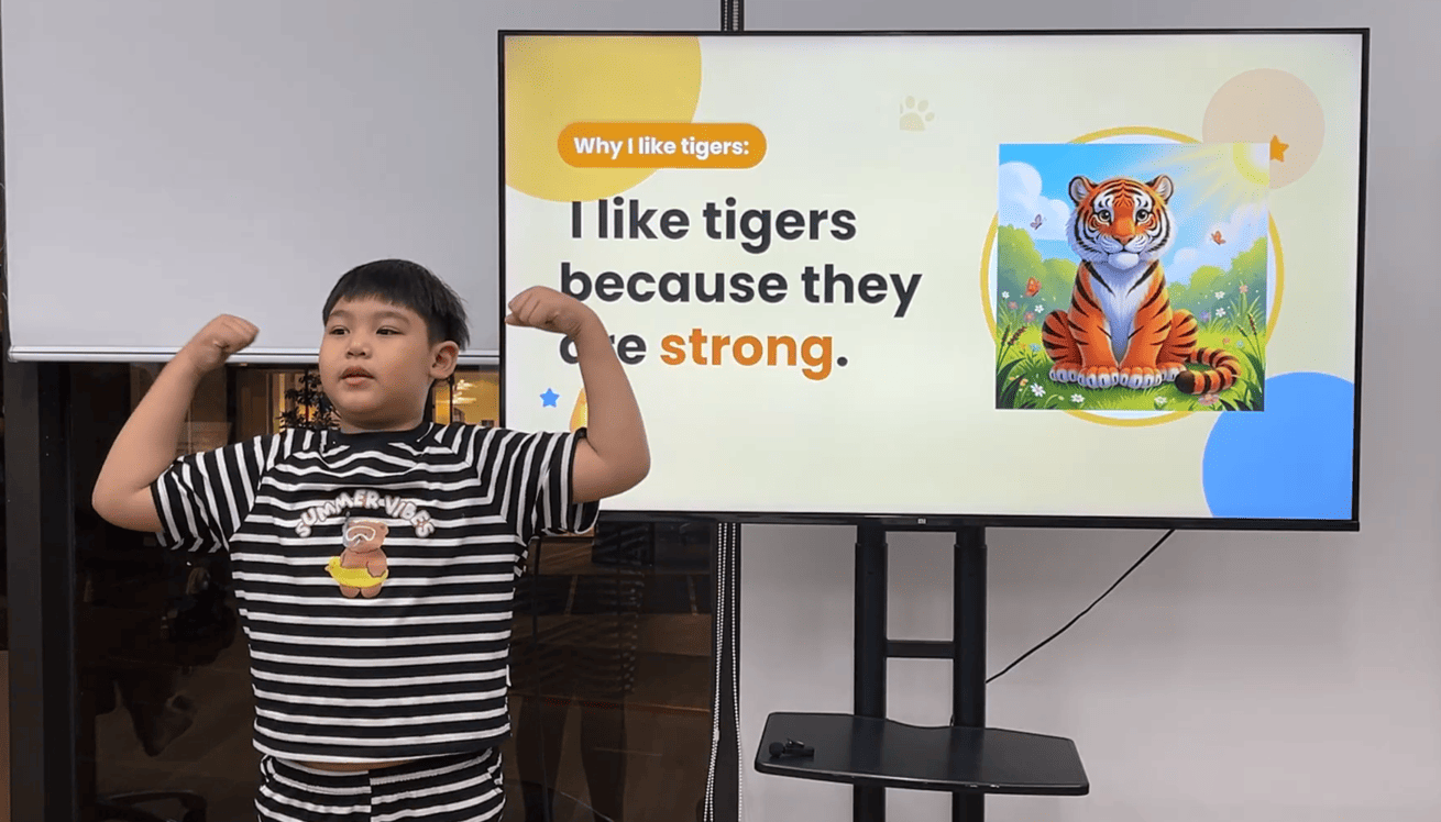 Con đang luyện nói theo cặp