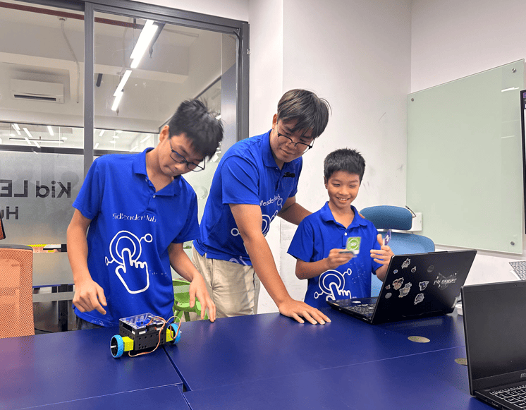 Lớp học AIoT tại Kid LEADER Hub