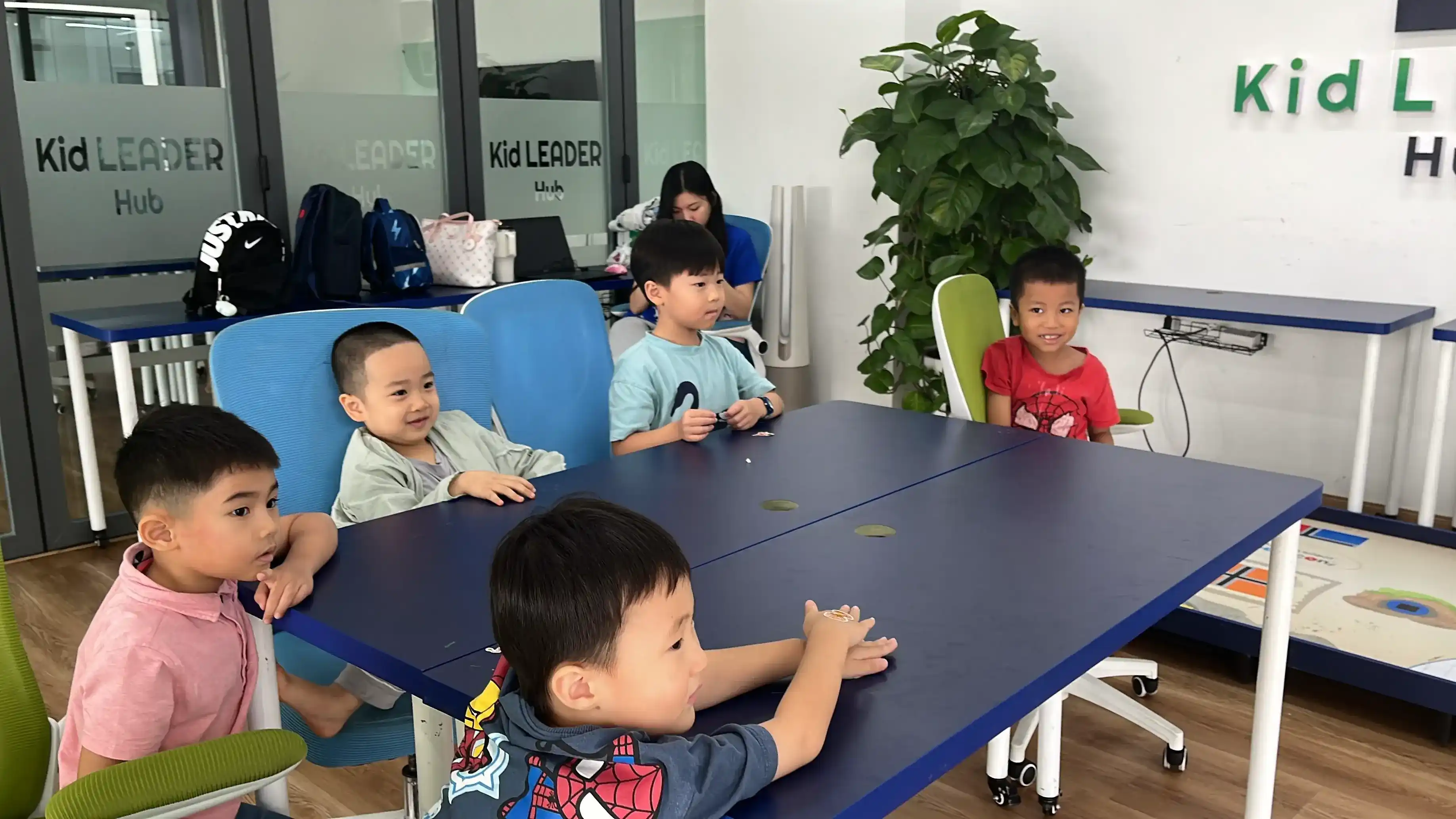 Class Store — chọn cần hay muốn